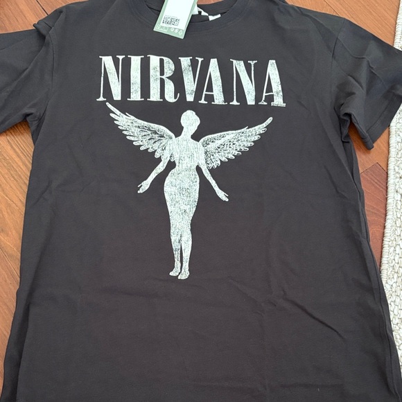 NWT H&M Black Nirvana Graphic Tee - Picture 1 of 3